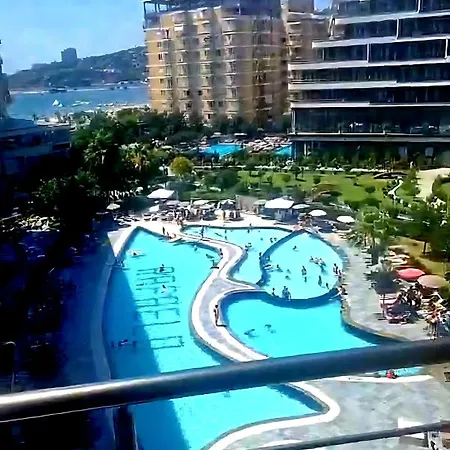 Luxury Rafaelo Resort5 Seafront & Pool View *